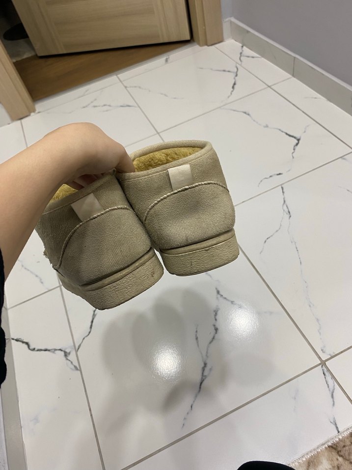 Bej Süet Kürklü Kadın Bot - Görsel 2