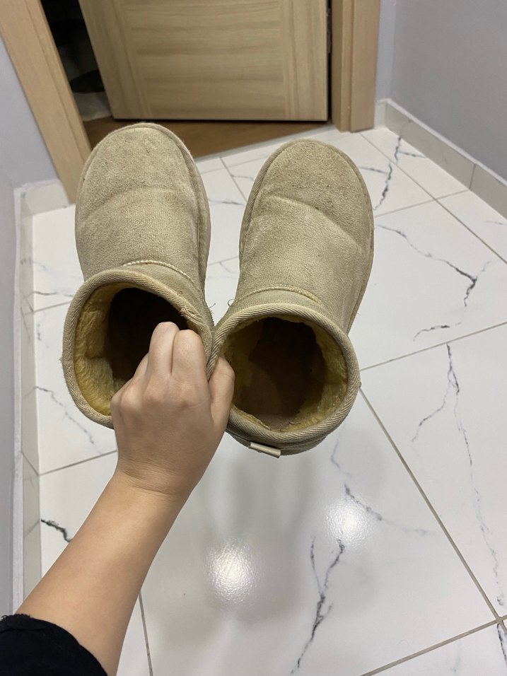 Bej Süet Kürklü Kadın Bot - Görsel 3