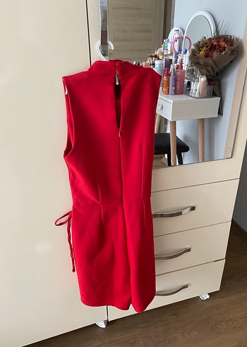 Kırmızı Kolsuz Mini Tulum - Görsel 2