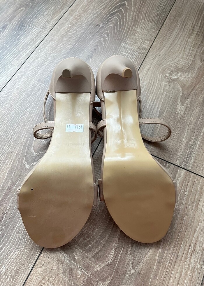 Deri topuklu ayakkabı - Görsel 4