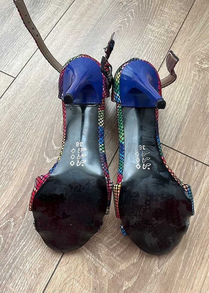 Topuklu ayakkabı - Görsel 4