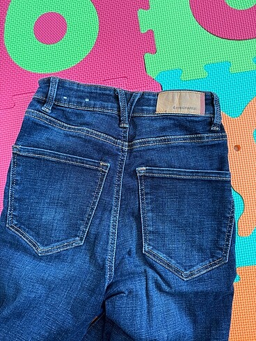 34 Beden mavi Renk Stradivarius jean
