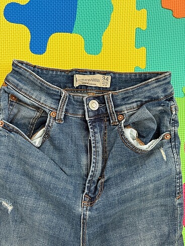 34 Beden Stradivarius jean