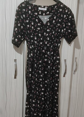 Deniz Butik çiçekli elbise