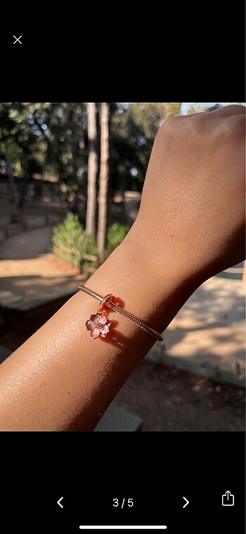 Beden Pandora Kiraz Çiçeği Charm
