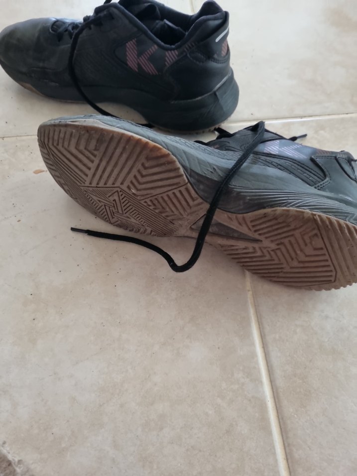 Siyah Bağcıklı Basketbol Ayakkabısı - Görsel 4