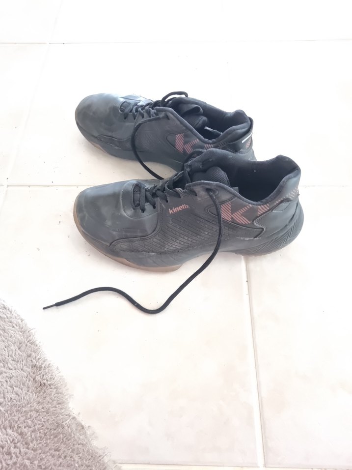 Siyah Bağcıklı Basketbol Ayakkabısı - Görsel 3