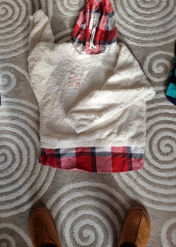 Kırmızı Ekose Desenli Tüylü Sokak Stili Köpek Kıyafeti - Görsel 4