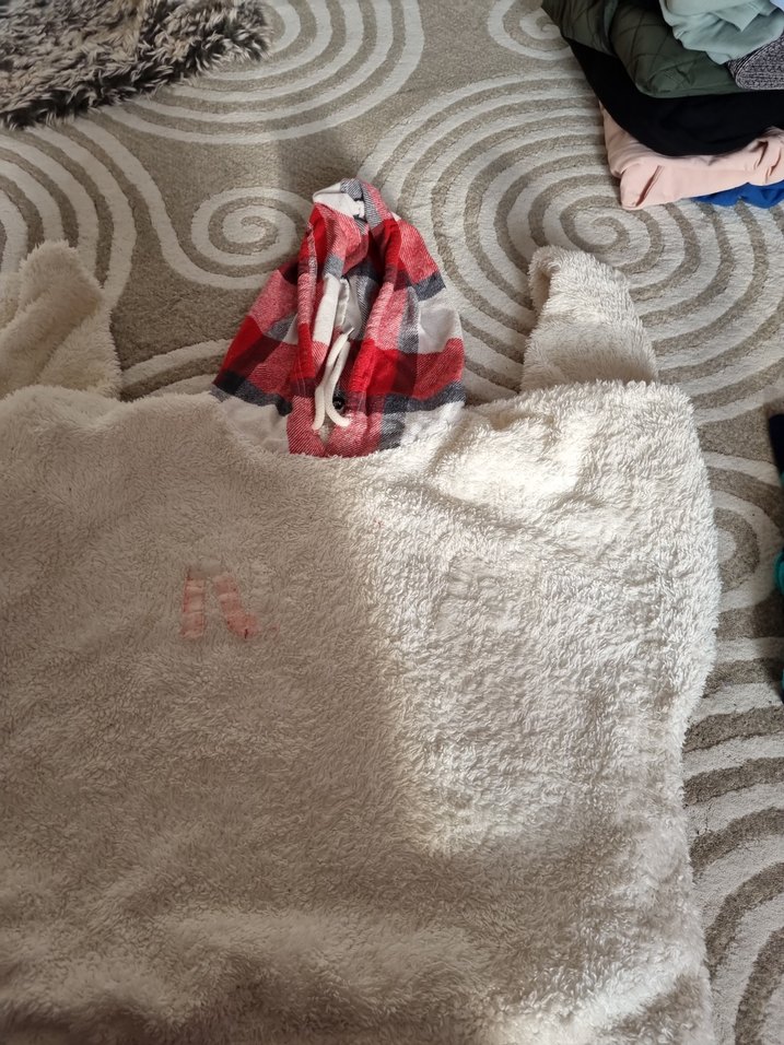 Kırmızı Ekose Desenli Tüylü Sokak Stili Köpek Kıyafeti - Görsel 2