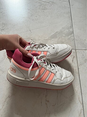 Adidas pembe snekear
