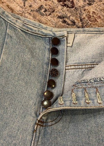 Düğmeli Mini Denim Şort - Görsel 3