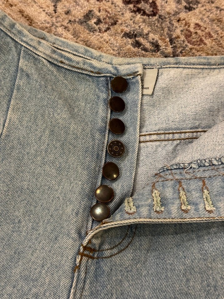 Düğmeli Mini Denim Şort - Görsel 3