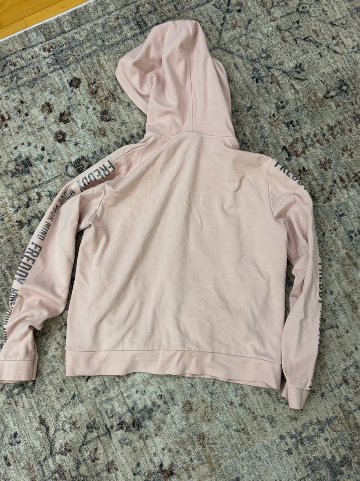 Pembe kapüşonlu - Görsel 5