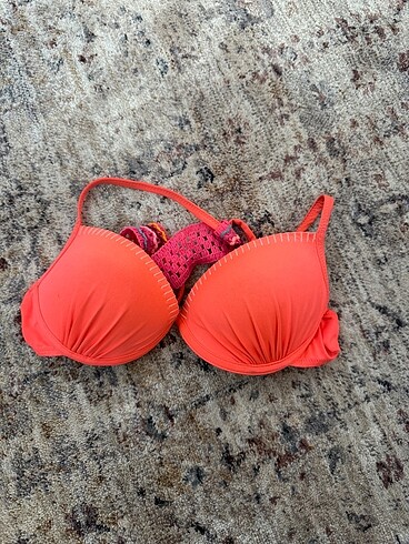 Bikini üstü