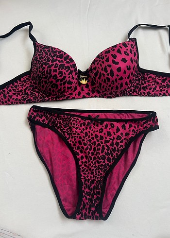 Pembe Leopar Desenli Sütyen ve Külot Takımı