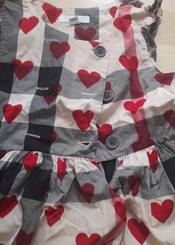 Burberry Kız Çocuk Gri Kalp Desenli Fırfırlı Elbise