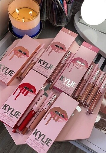 Kylie Cosmetics Matte Lip Kit