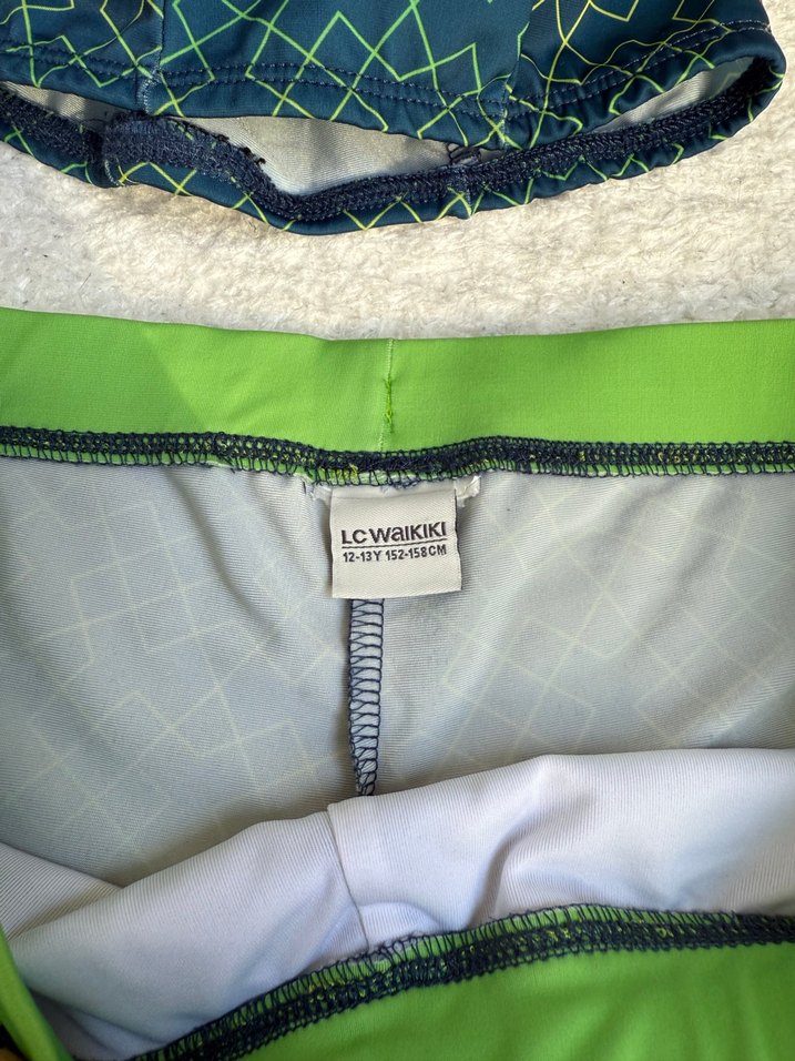 Erkek Çocuk Mayo Şortu ve Bone - Görsel 3