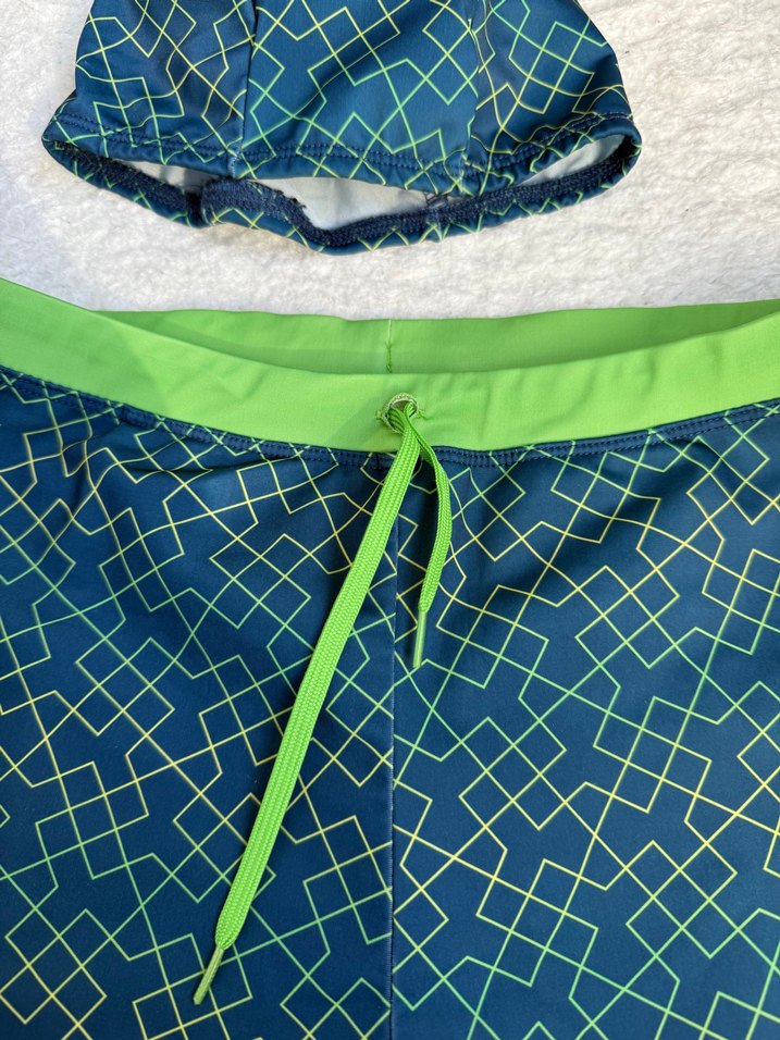 Erkek Çocuk Mayo Şortu ve Bone - Görsel 2