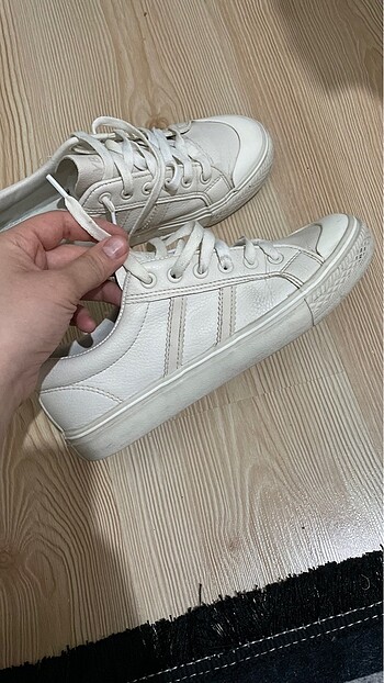40 Beden beyaz Renk Beyaz 40 numara ayakkabı