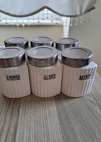 Beyaz Porselen Baharat Kavanozları Seti