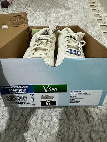 36 Beden Skechers yüksek taban bej rengi spor ayakkabı