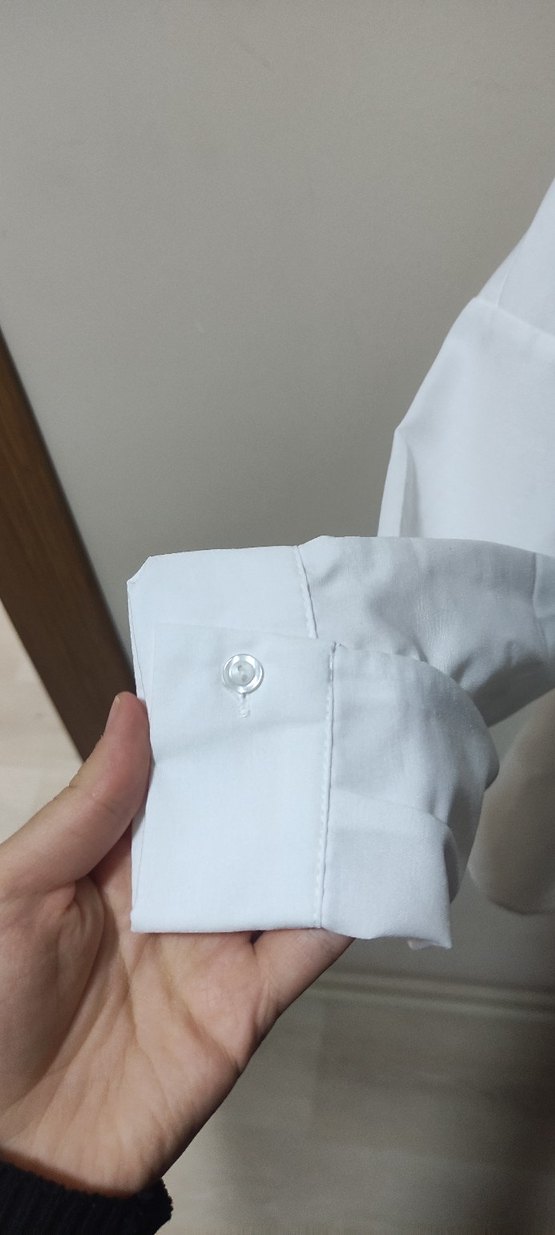 Düğmeli Beyaz Keten Kadın Gömlek - Görsel 2