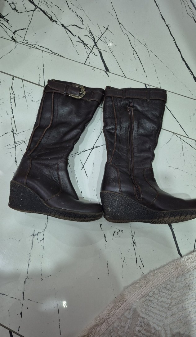 Kahverengi Deri Kadın Dolgu Topuklu Çizme - Görsel 2