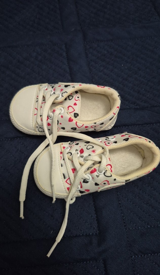 Kız Bebek İlk Adım Ayakkabısı Kalpli Desenli - Görsel 4