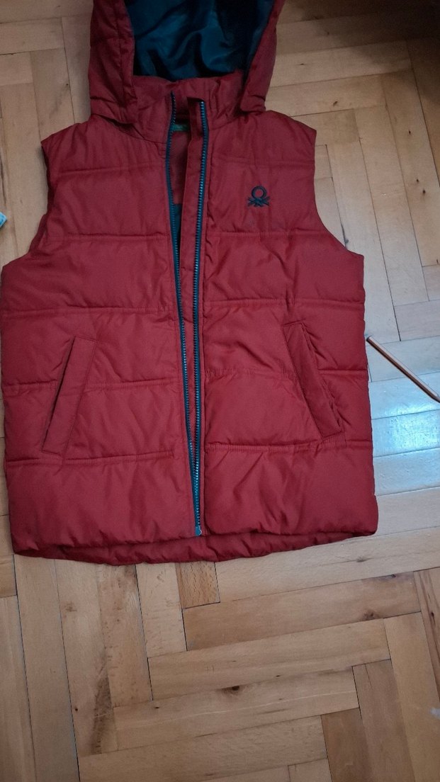 Koyu Kırmızı Kapüşonlu  Yelek - Görsel 2