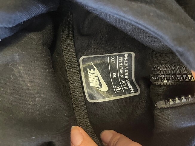 m Beden siyah Renk Nike kullanılmadı