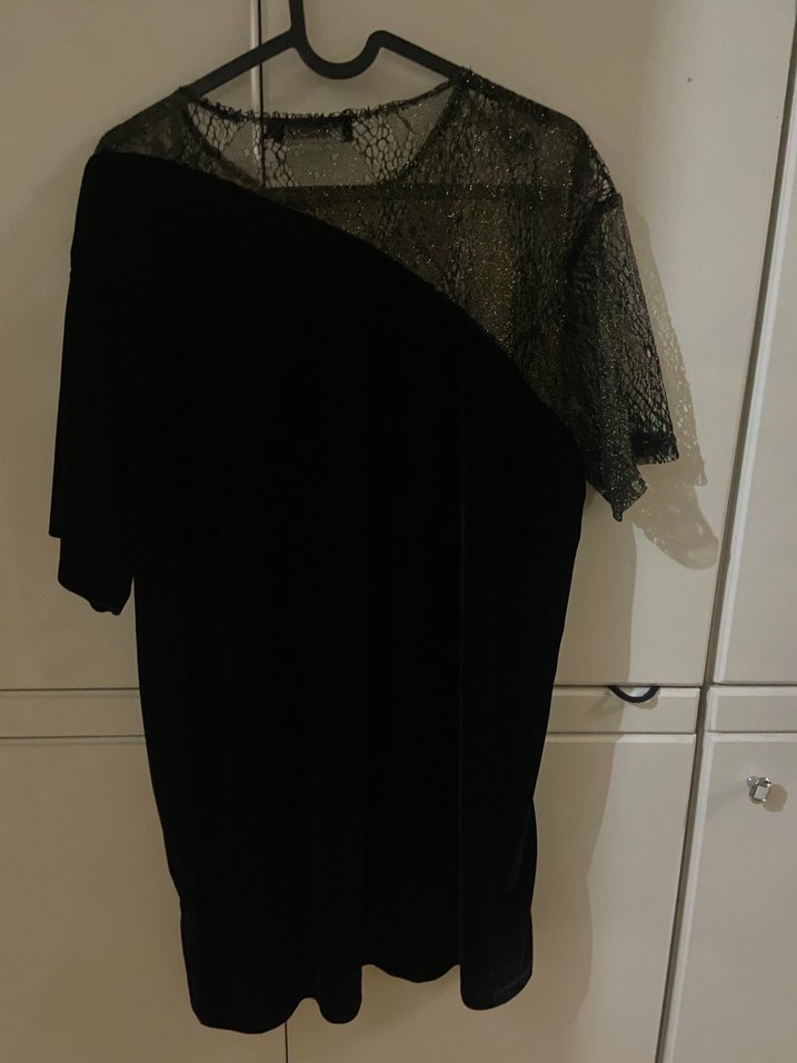 Dantel Detaylı Siyah Gotik Kısa Kollu Tişört Elbise Asimetrik - Görsel 3