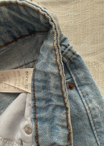 Düğmeli Loose Fit Mini Denim Şort - Görsel 6