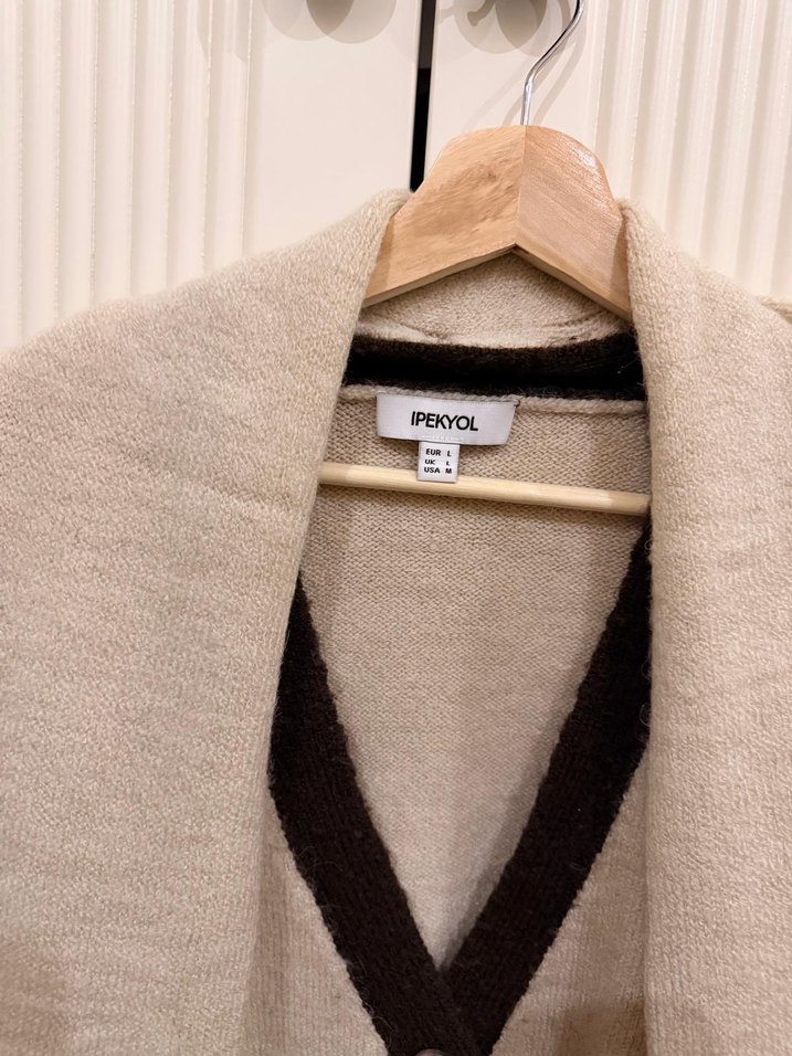 Bej Siyah Detaylı Örgü Kadın Hırka - Görsel 2