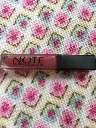 Note mat lipgloss