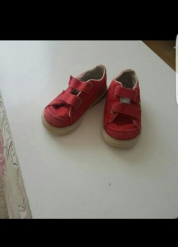 24 Beden Nike Spor Ayakkabı
