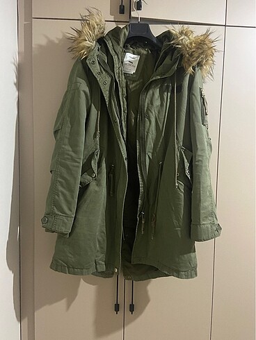 Bershka mont