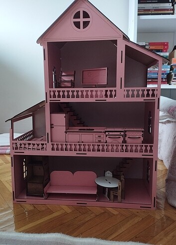 Ahşap oyun evi