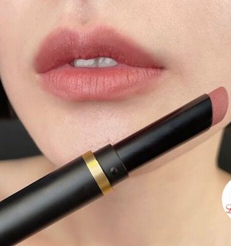 MAC powder kiss velvet blur slim stick ruj