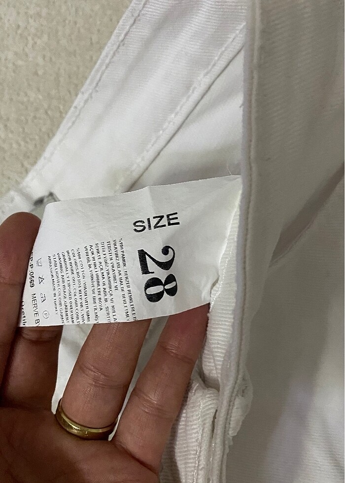 Beyaz şort - Görsel 2