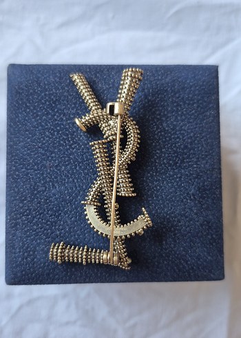 Yves Saint Laurent YSL Altın Renkli İşlemeli Payetli Broş