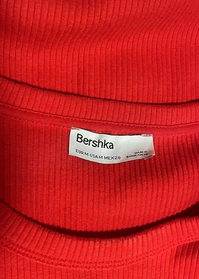 Kırmızı elbise - Görsel 3