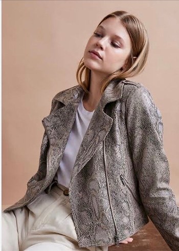 Gri Yılan Desenli Deri Kadın Ceket - Görsel 3