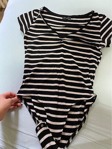 Çıtçıtlı çizgili bodysuit