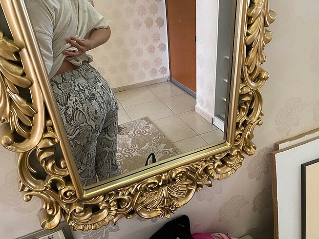 Yılan desenli pantolon