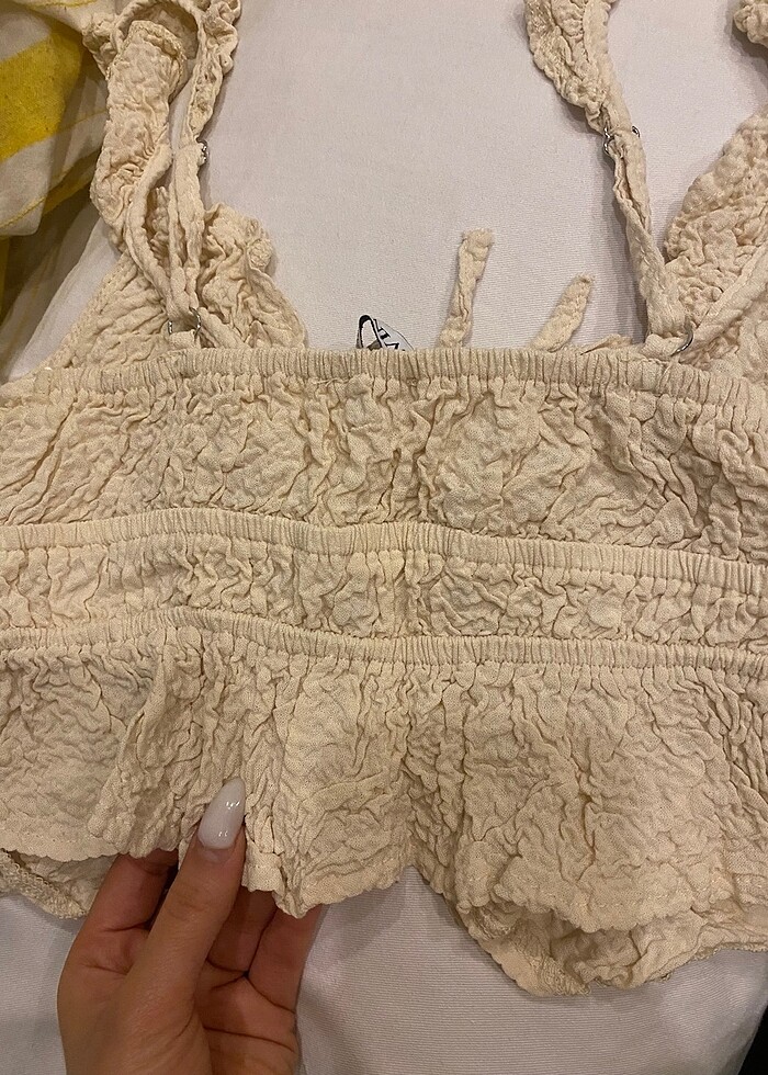 Dilvin bağlamalı askılı crop - Görsel 4