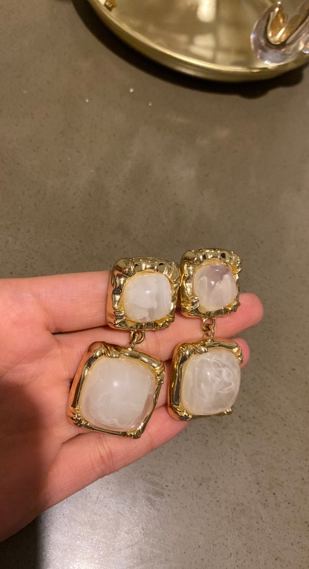 Altın Tonlu Üçlü Taşlı Vintage Küpe — görsel 2/3