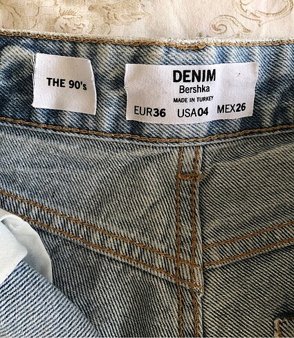 36 Beden Bershka Distressed Wide Leg 90?s Jean kadın 36 açık mavi kot