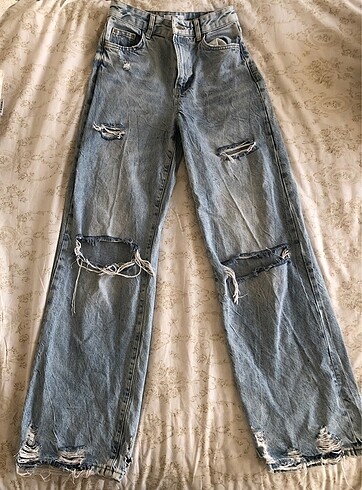 36 Beden mavi Renk Bershka Distressed Wide Leg 90?s Jean kadın 36 açık mavi kot