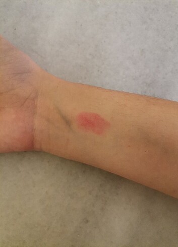 Beden kırmızı Renk Lip tint